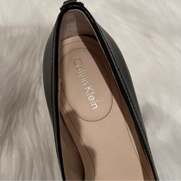 NEW Calvin Klein Wedge Flare Leather Peep Toe Pumps Black Size 6 NWOT - Picture 15 of 15